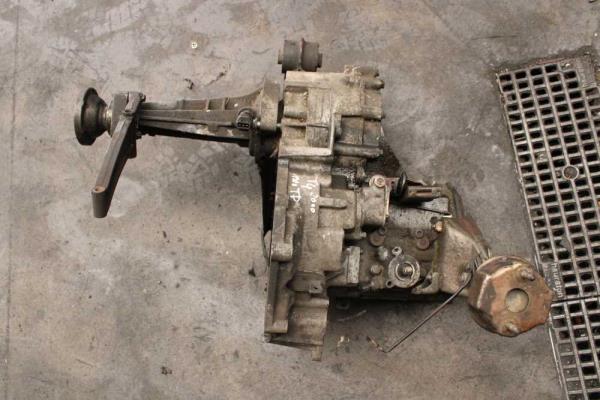 BOITE DE VITESSE VW T4 1.9TD ( 5VITESSES ) - Vue 3